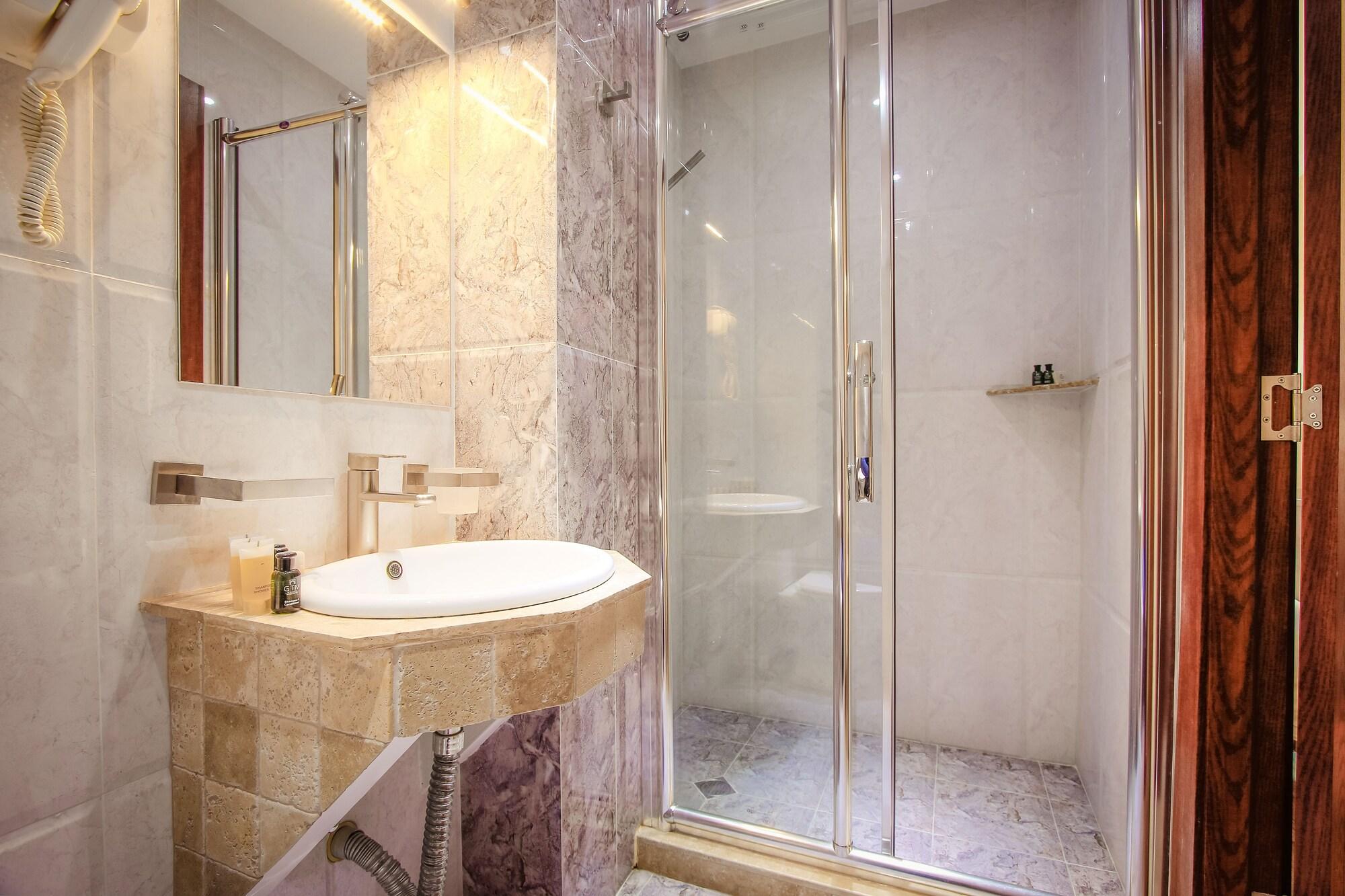Hotel Gtm Plaza Tbilisi Zewnętrze zdjęcie