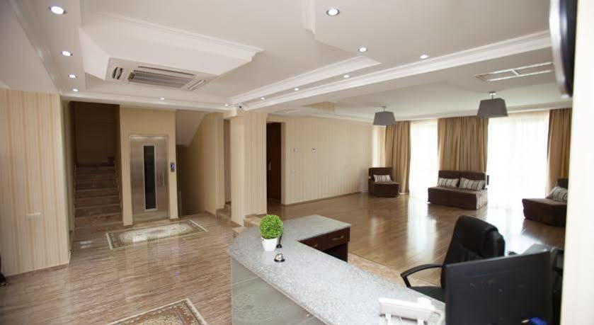 Hotel Gtm Plaza Tbilisi Zewnętrze zdjęcie